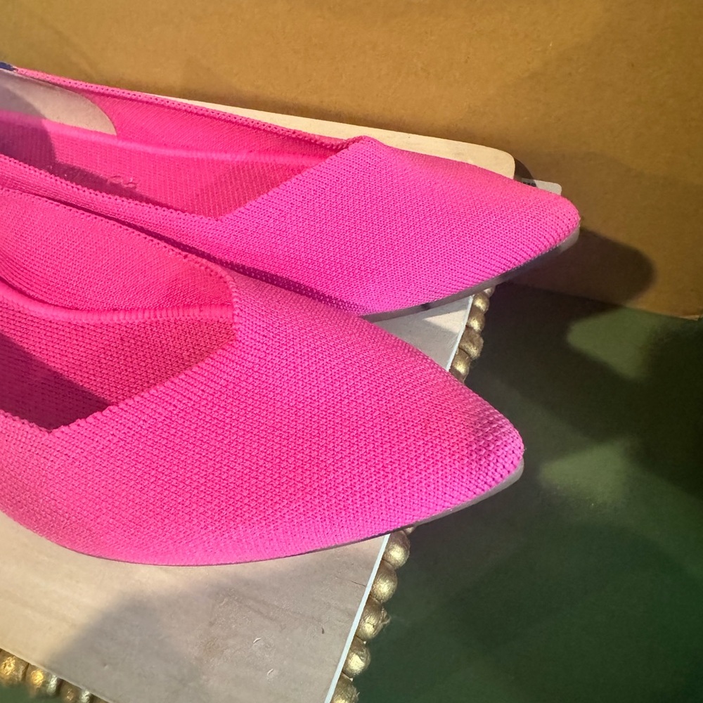 Rothys The Point Ballet Flat Dragon Fruit Pink Size 10 Womens EUC - Picture 4 of 8
